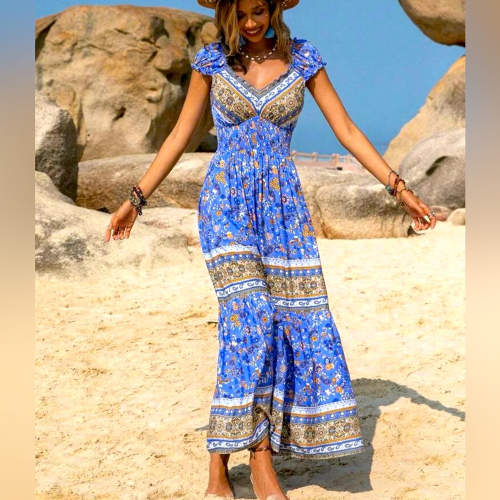 🔥BNWOT Floral Print Sweetheart Neck Lettuce Trim Shirred Waist Dress!